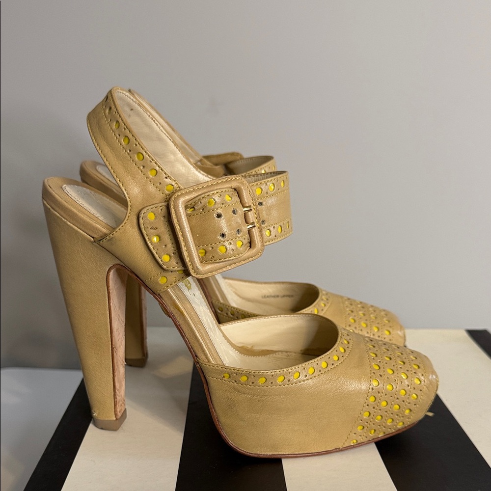 L.A.M.B. Tan and Yellow Studded Leather Platform Heels. 6.5 in original box - Picture 7 of 14
